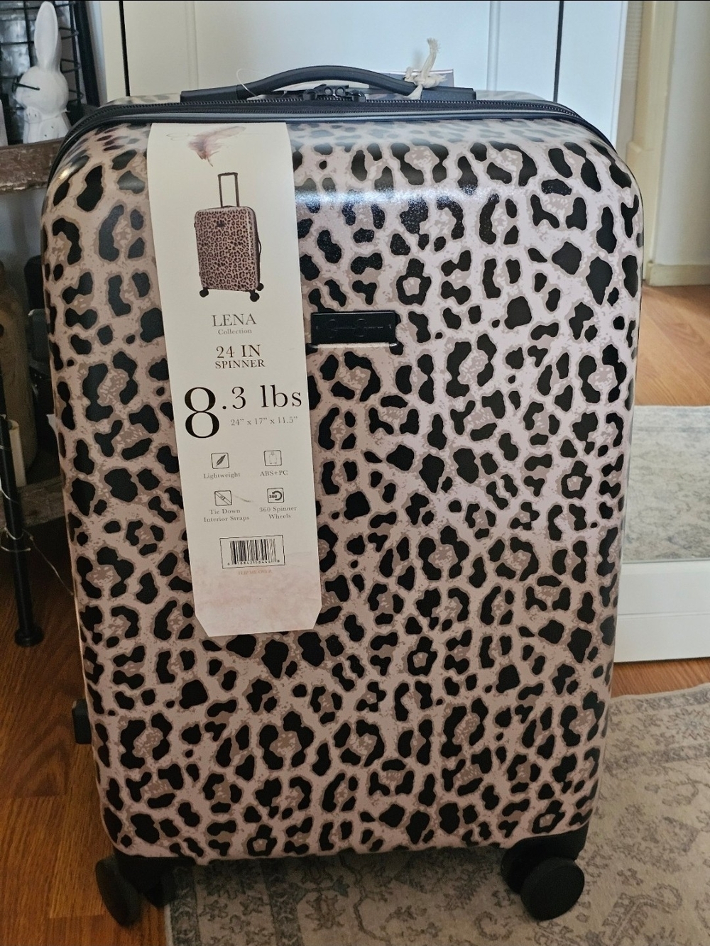 Jessica Simpson 24” Leopard Print Lightweight spinner Luggage NWT